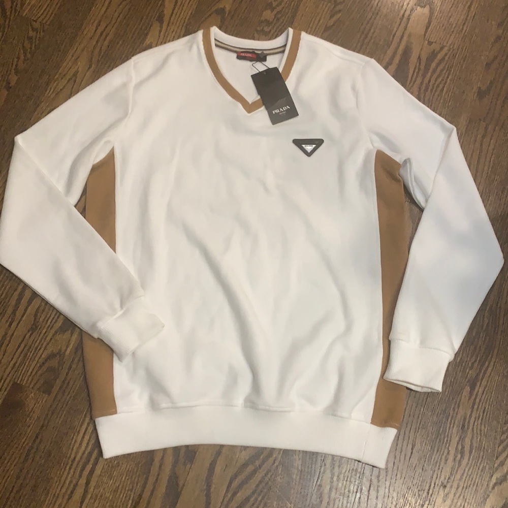 Men’s v neck sweater